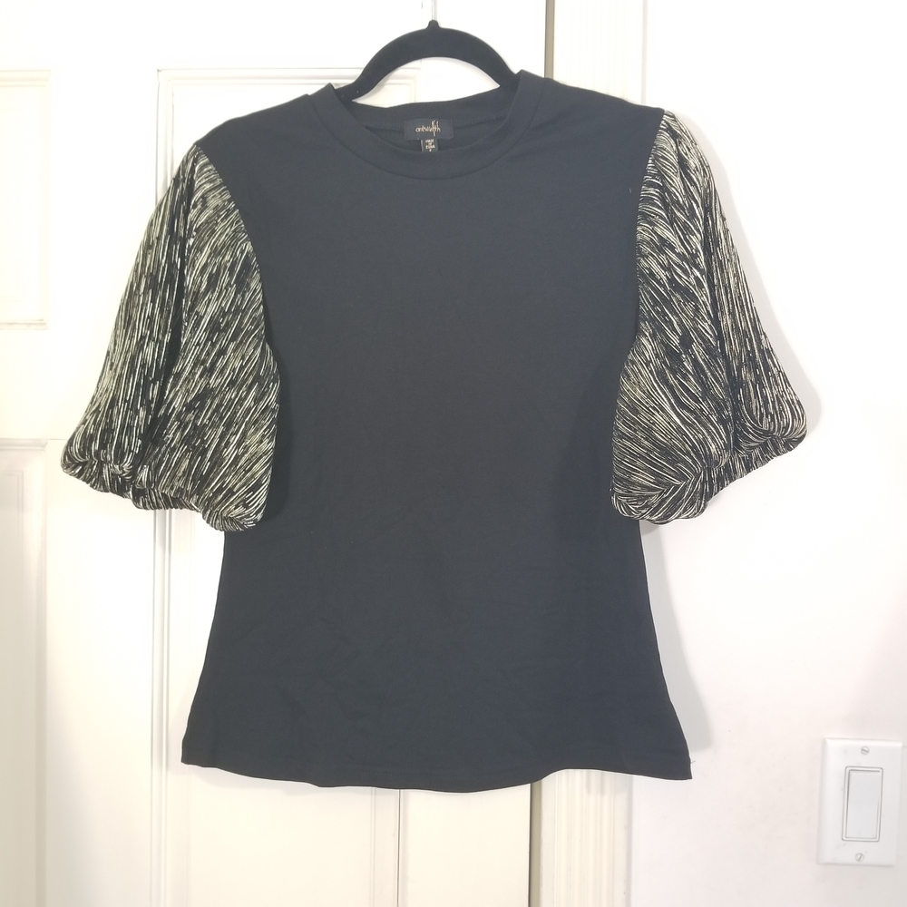 NWOT Chic Black Top with Textured puff Sleeves women size S (301)